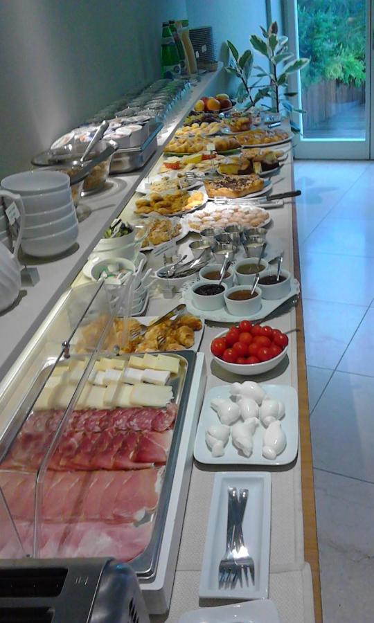 Aromi Piccolo Hotel Salò Buitenkant foto